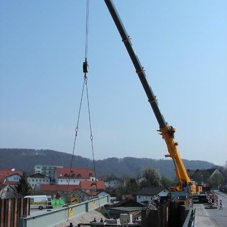 Neubau der Innbrücke in Marktl (2) Montage des Vorbauschnabels