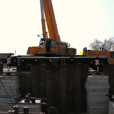 Neubau der Innbrücke in Marktl (2) Montage des Vorbauschnabels