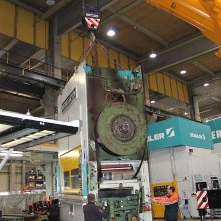 "Hallenzauber" mit 200 t Kran