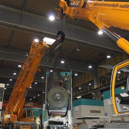 "Hallenzauber" mit 200 t Kran