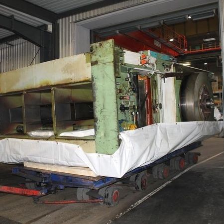 "Hallenzauber" mit 200 t Kran