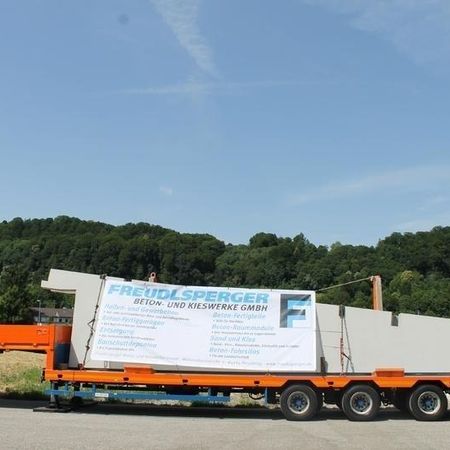 Kranverleih Saller - Fahrzeuge