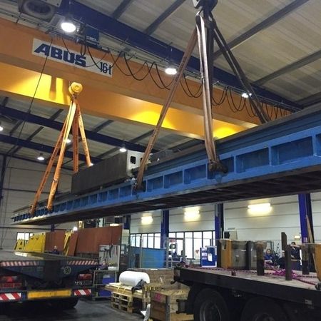 Montage einer Pressenanlage