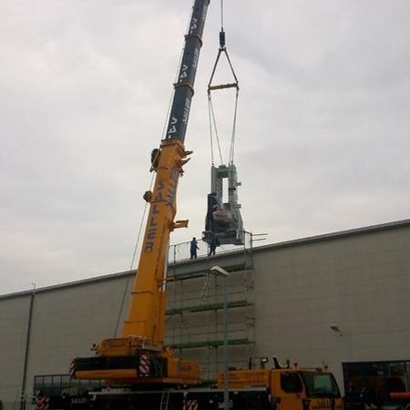 Montage einer Pressenanlage